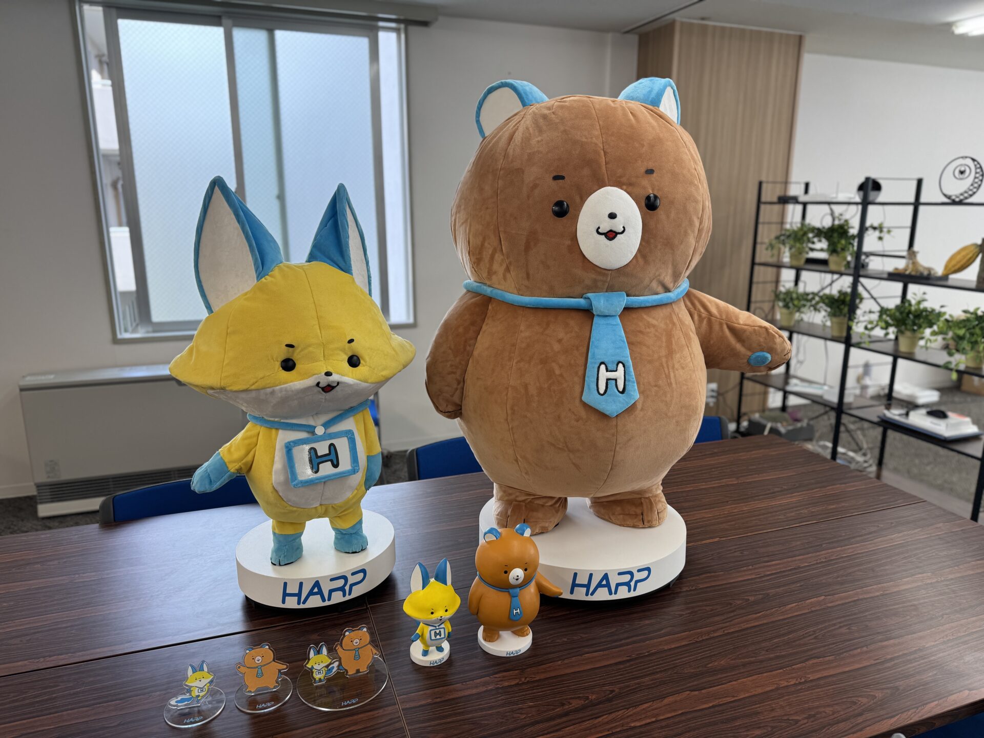 ぬいぐるみ型バルーン模型、企業キャラクター模型、アクリルスタンド